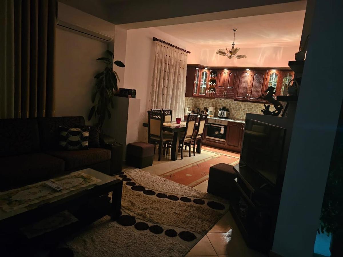 Guesthouse Iljaz Berat Exterior photo