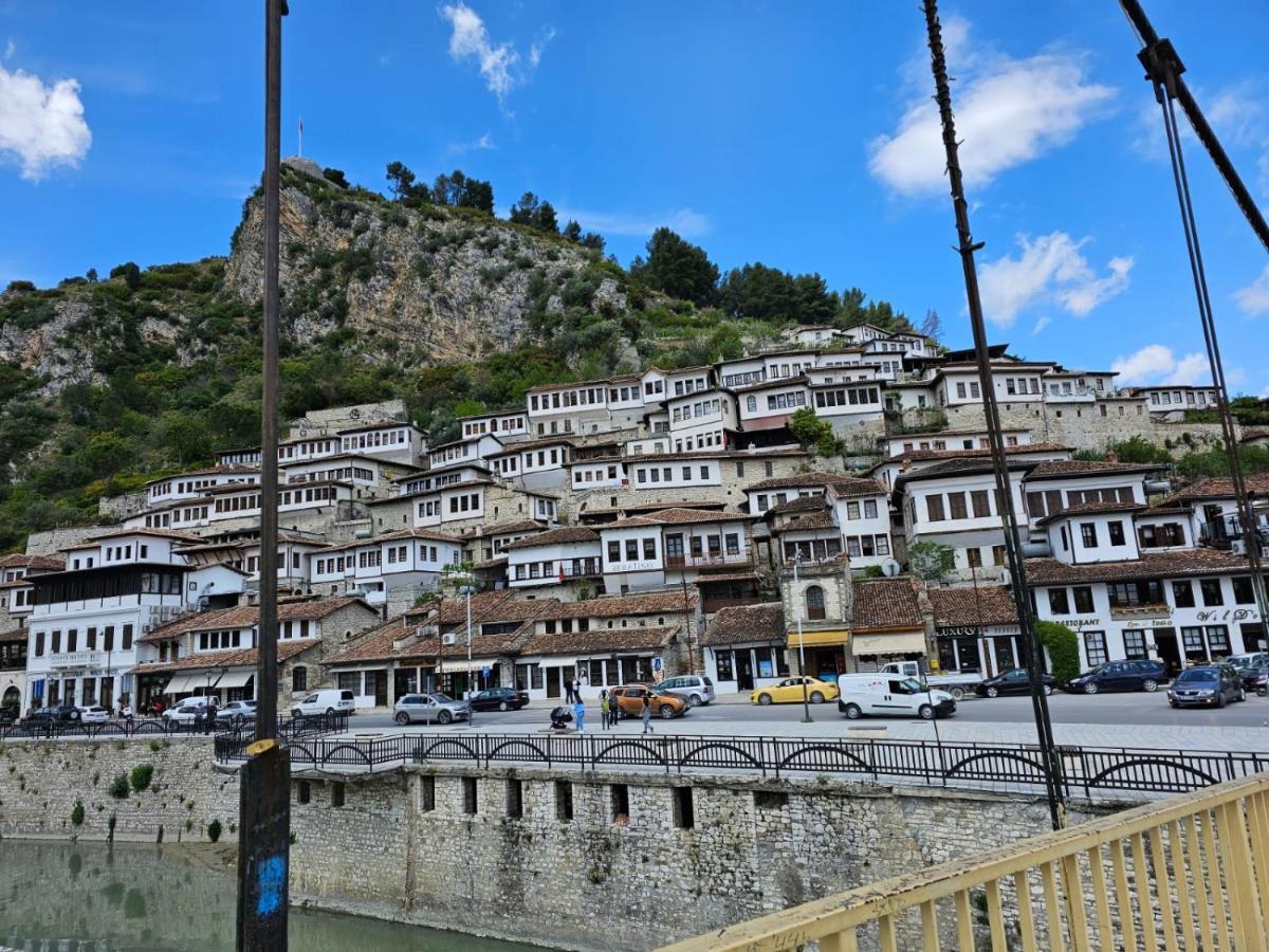 Guesthouse Iljaz Berat Exterior photo