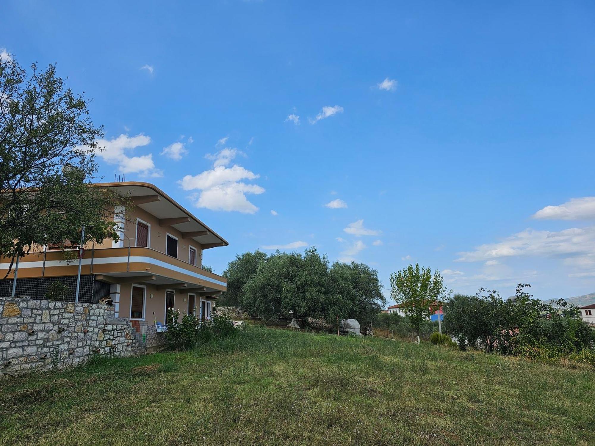 Guesthouse Iljaz Berat Exterior photo